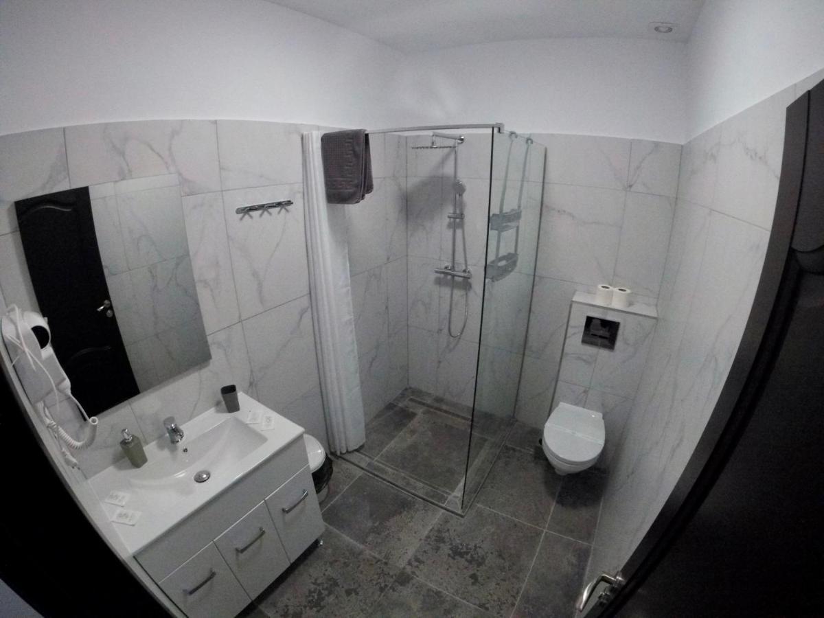 Cochet Accommodation Piatra Neamţ Exterior foto
