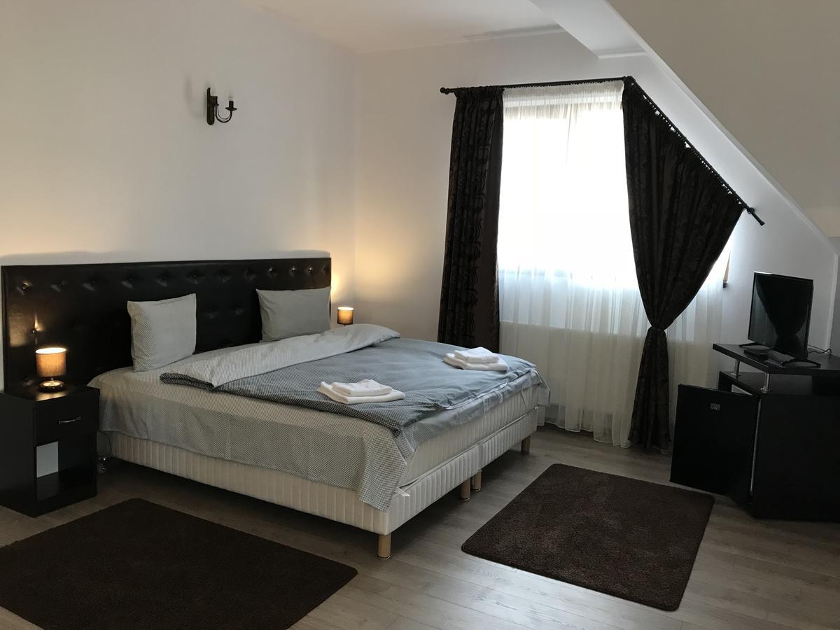 Cochet Accommodation Piatra Neamţ Exterior foto