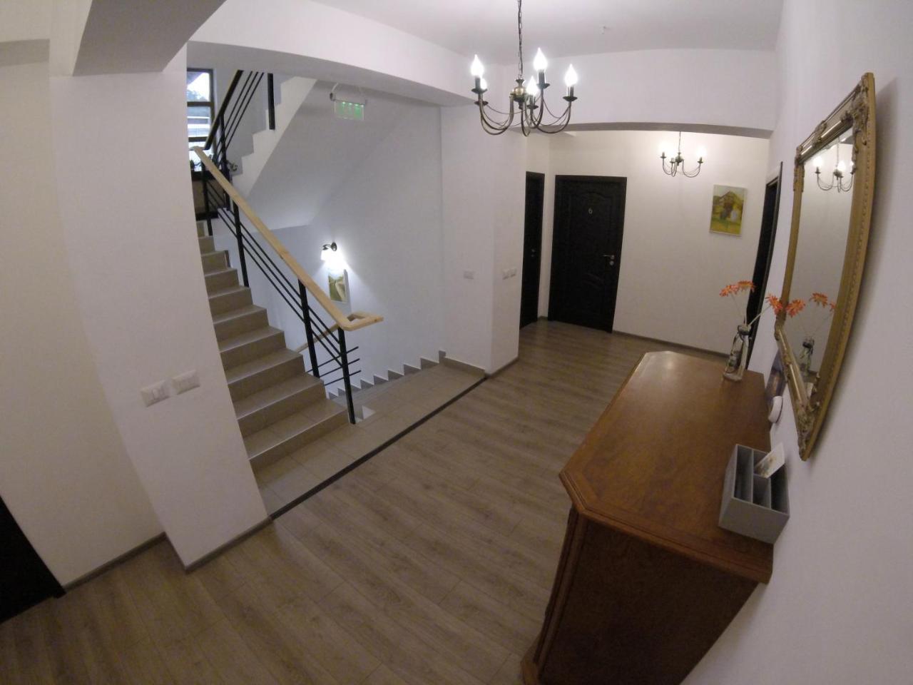 Cochet Accommodation Piatra Neamţ Exterior foto